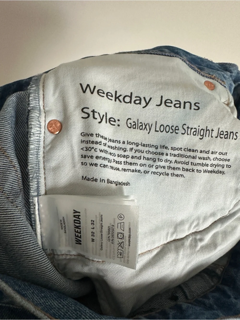 Weekday GALAXY MID RISE LOOSE STRAIGHT JEANS sz 32 x 32